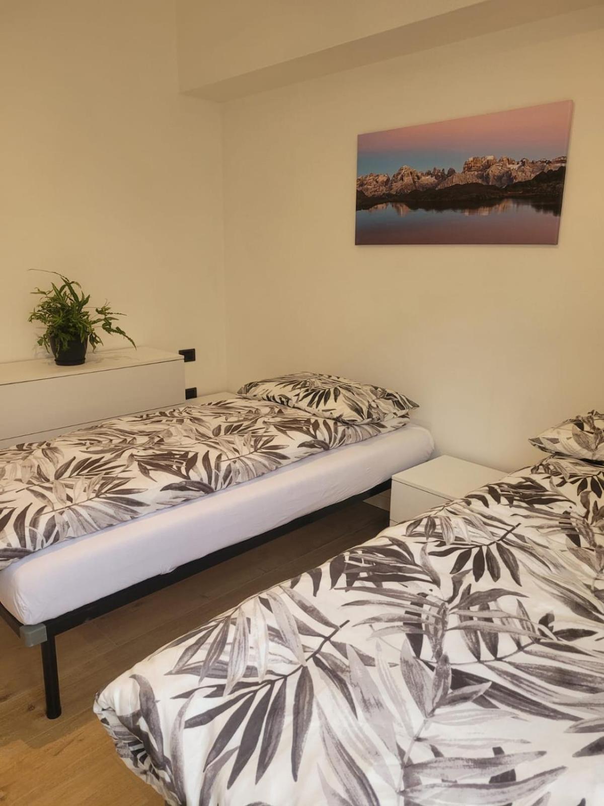 Apartment Sweet Retreat Dro Luaran gambar