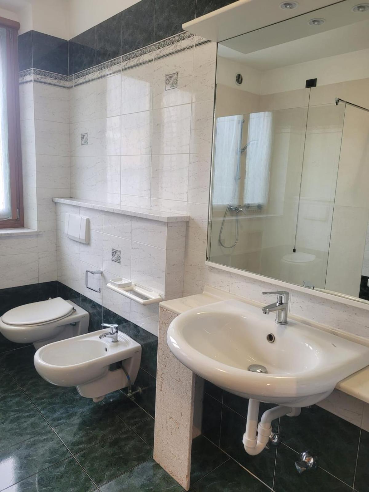 Apartment Sweet Retreat Dro Luaran gambar