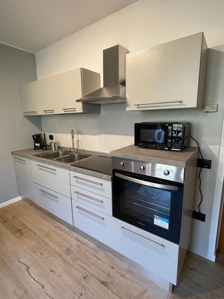Apartment Sweet Retreat Dro Luaran gambar