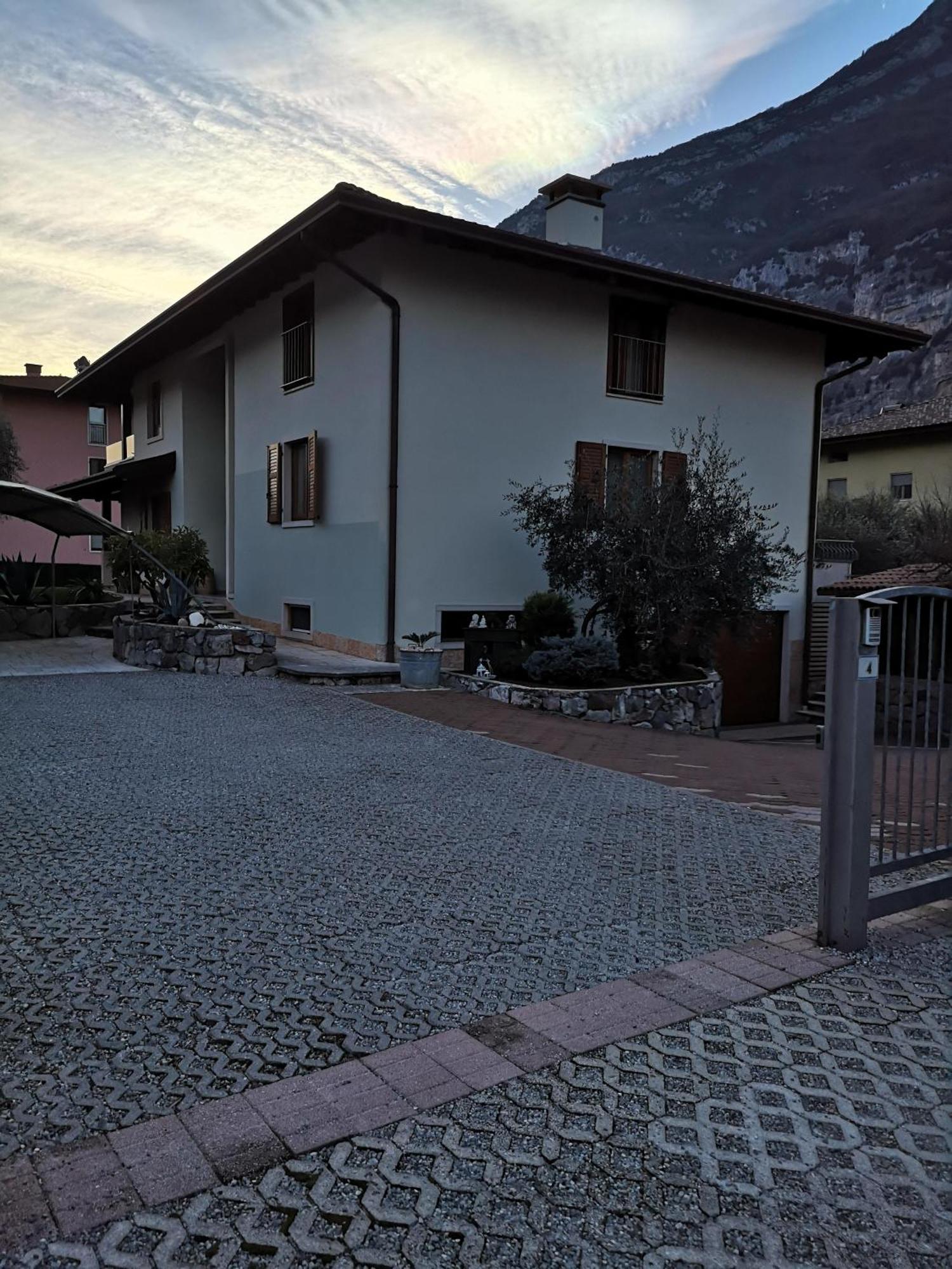 Apartment Sweet Retreat Dro Luaran gambar